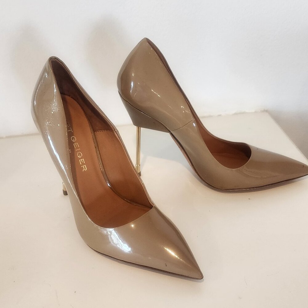 Tan patent leather size 6 1/2 with gold heels